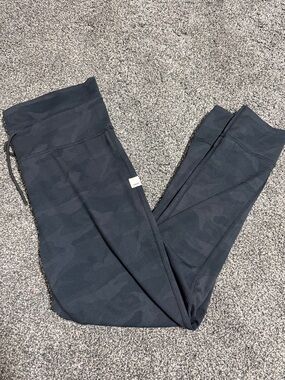 Vuori Black Camo Performance Leggings